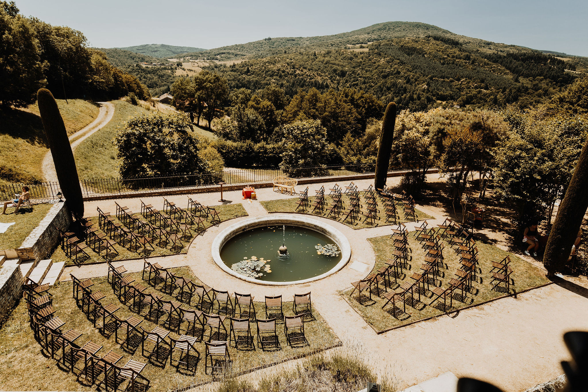 Vue imprenable pour la cérémonie, baignée de soleil